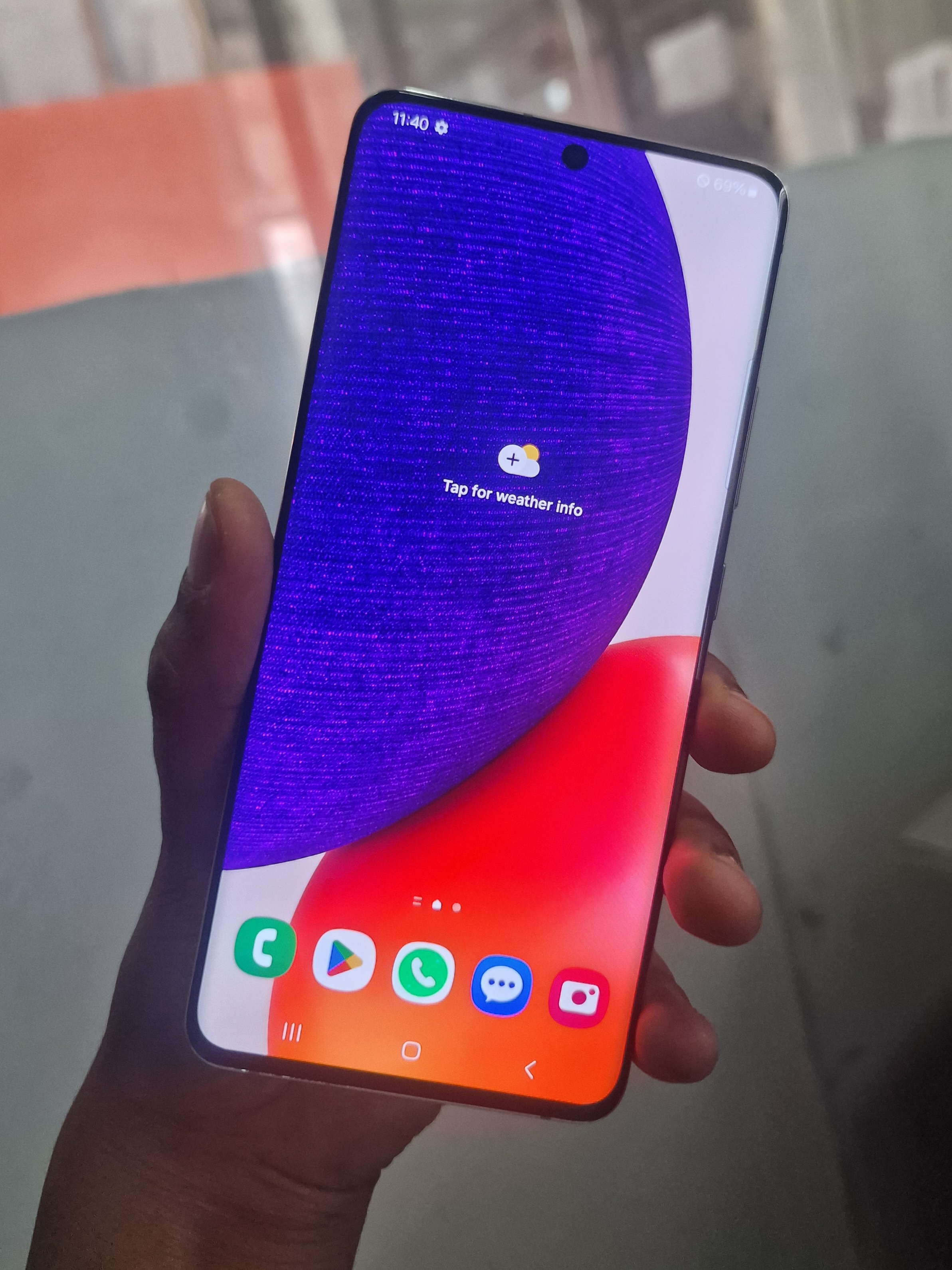Samsung galaxy a82